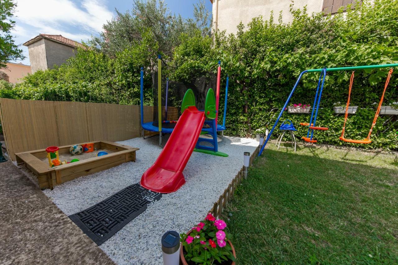 Apartamento Apartman Nikolic 2 Kaštela Exterior foto